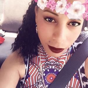 Meet your Posher, Leonora